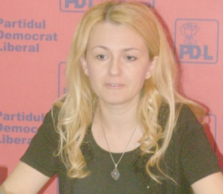 Cum este comentată demisia lui Emil Boc